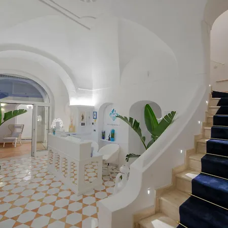 Francesco Luxury ゲストハウス 4*